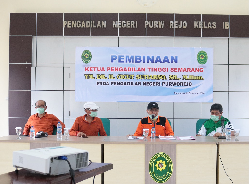 Rapat Pembinaan Oleh Ketua Pengadilan Tinggi Semarang YM Dr. H. Cicut Sutiarso, S.H.,M.Hum. pada Pengadilan Negeri Purworejo